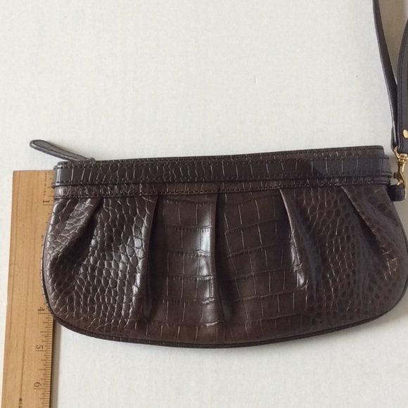 Ann Taylor LOFT Brown Leather Wristlet – Classic & Chic 🤎 - Picture 4 of 7